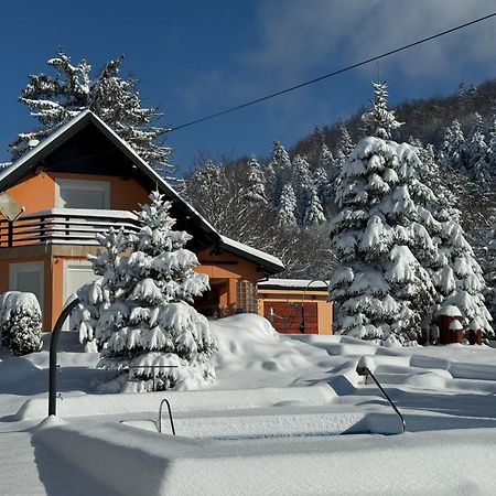 Villa Tratea - With A Heated Pool Tomici Exterior photo