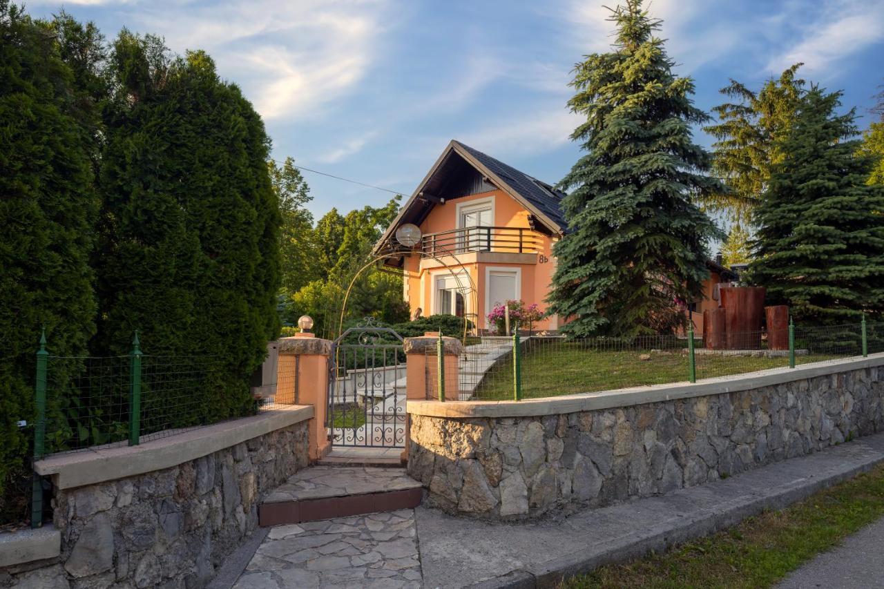 Villa Tratea - With A Heated Pool Tomici Exterior photo